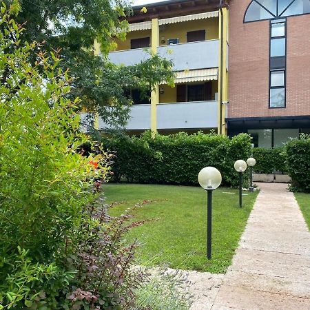La Lanterna - Appartamenti In Residence Con Piscina Desenzano del Garda Exterior photo